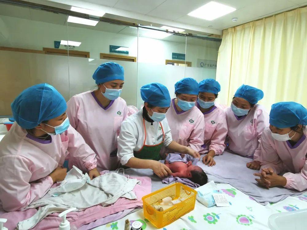 荥阳市妇婴监护型护送